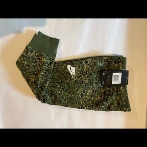 Green Digi camo pants boys 4xs, 6m, 4xs

Grey digi camo 4xs